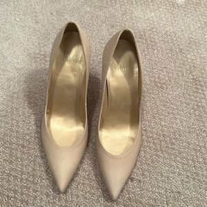 Stuart Weitzman tan leather shoes
